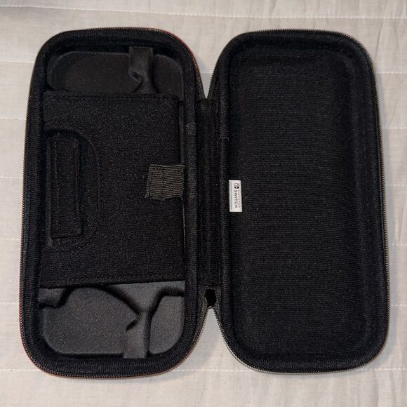 Nintendo Switch Black Deluxe Zip Around Hardshell Travel Case - Picture 12 of 12